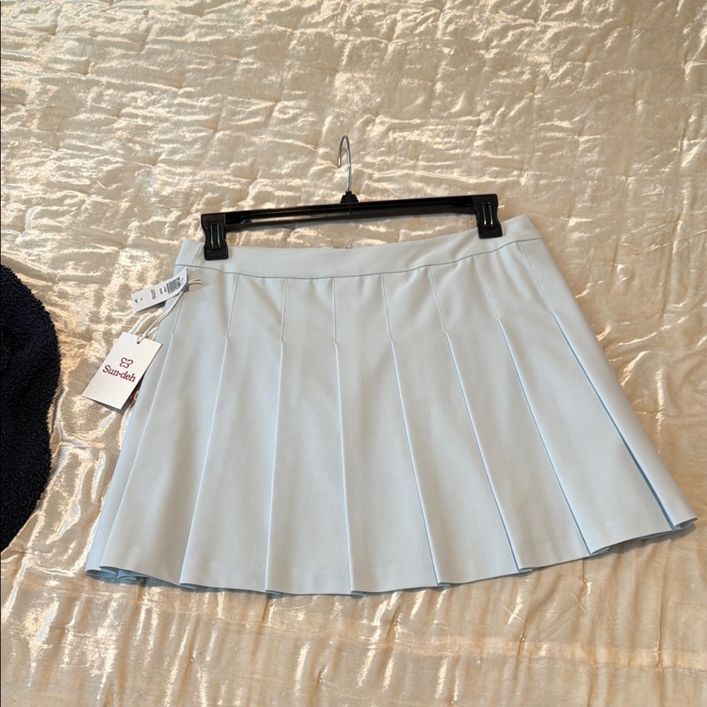 Cute Aritzia skirt!